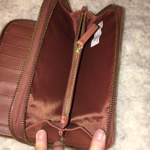 Joy & Iman Leather Wallet - Picture 4 of 8